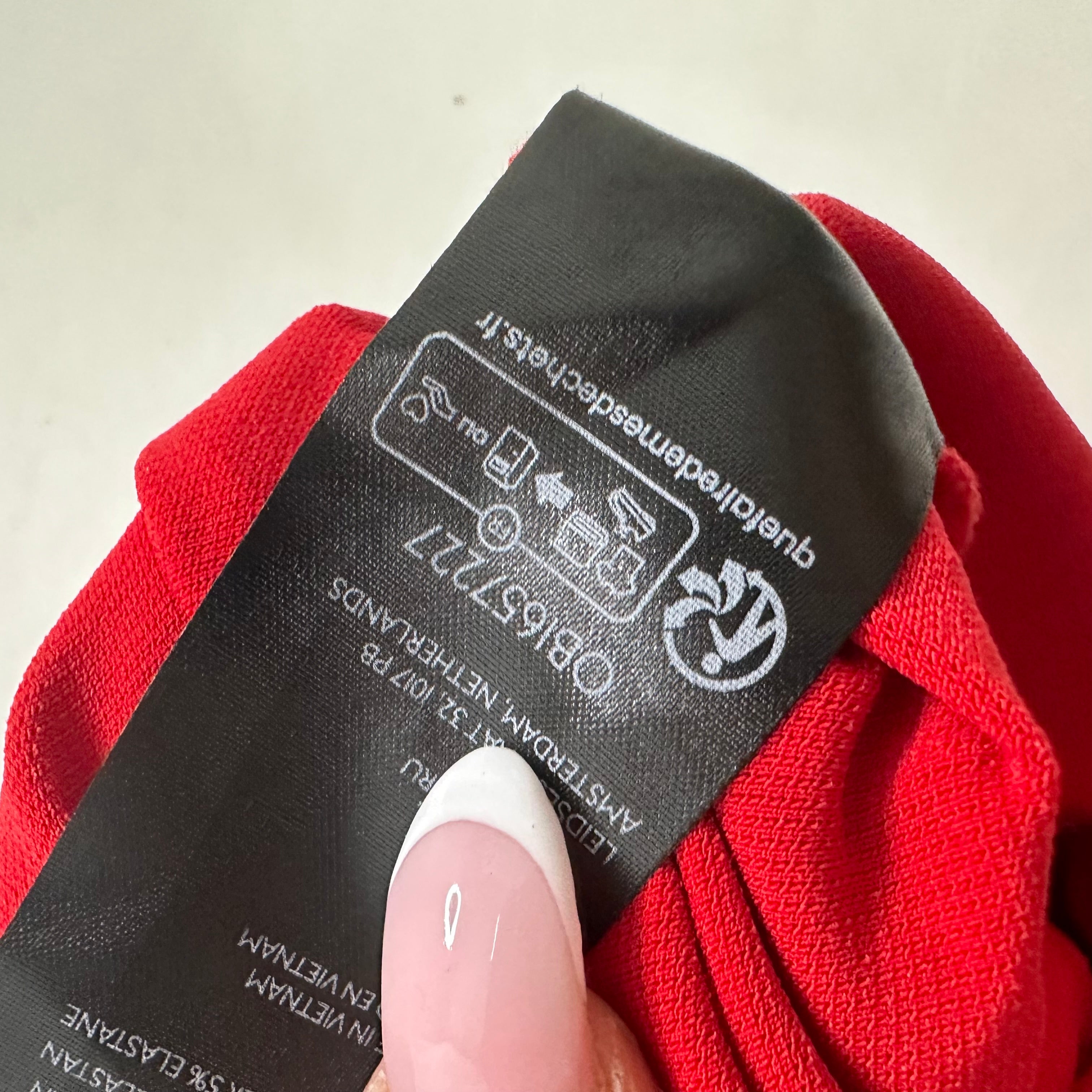 Red hanky hem strapless top
