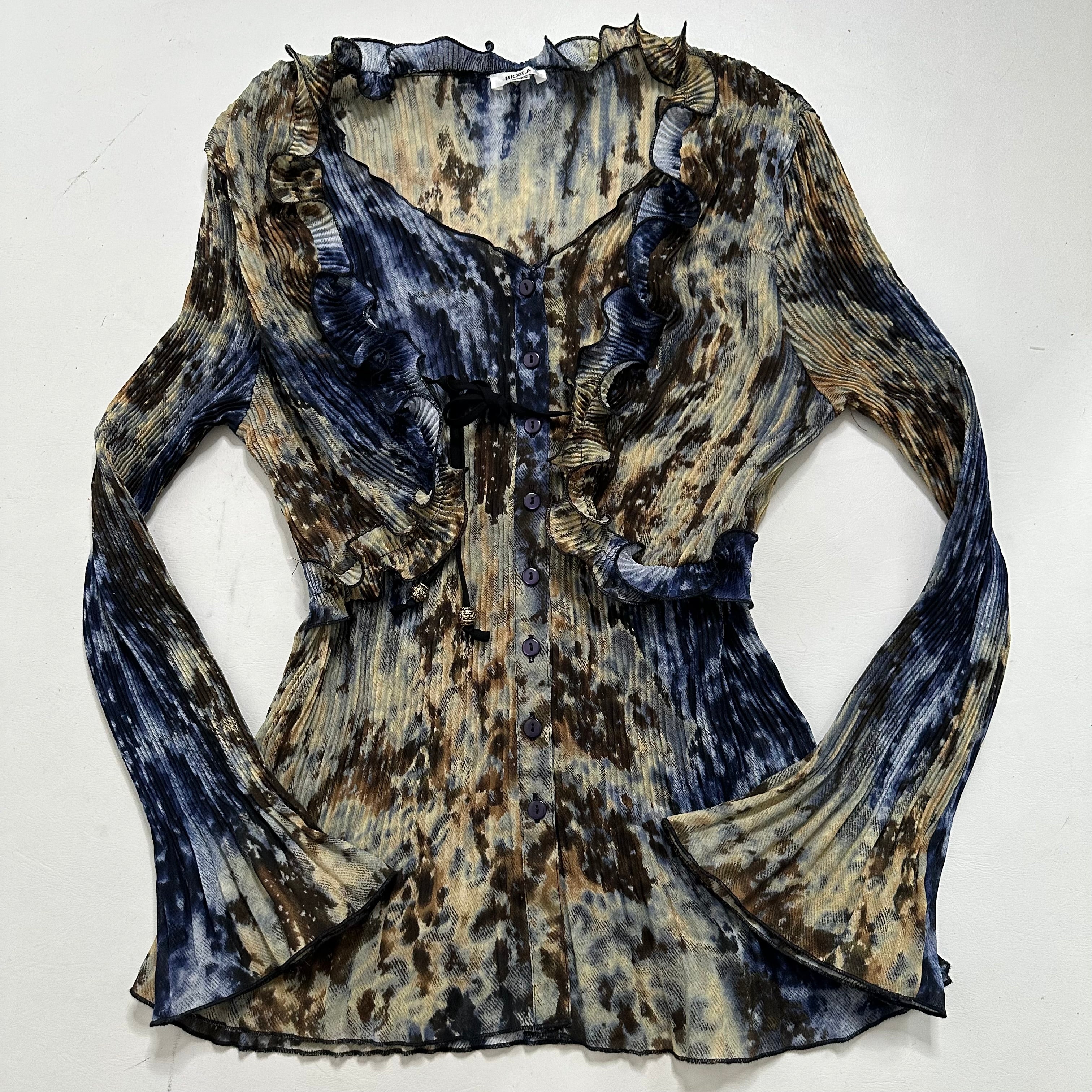 Ruffle cardigan look blouse