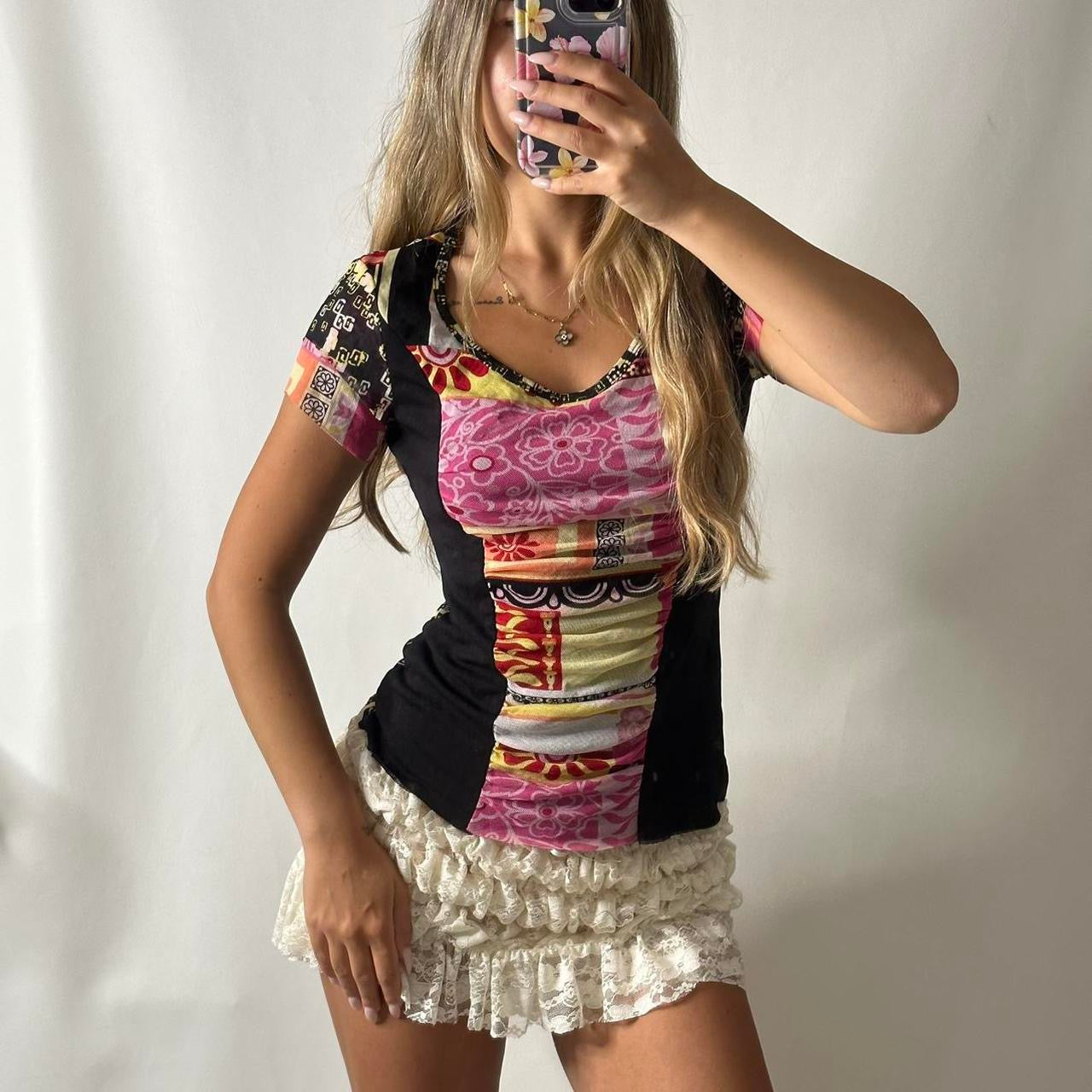 Graphic mesh top
