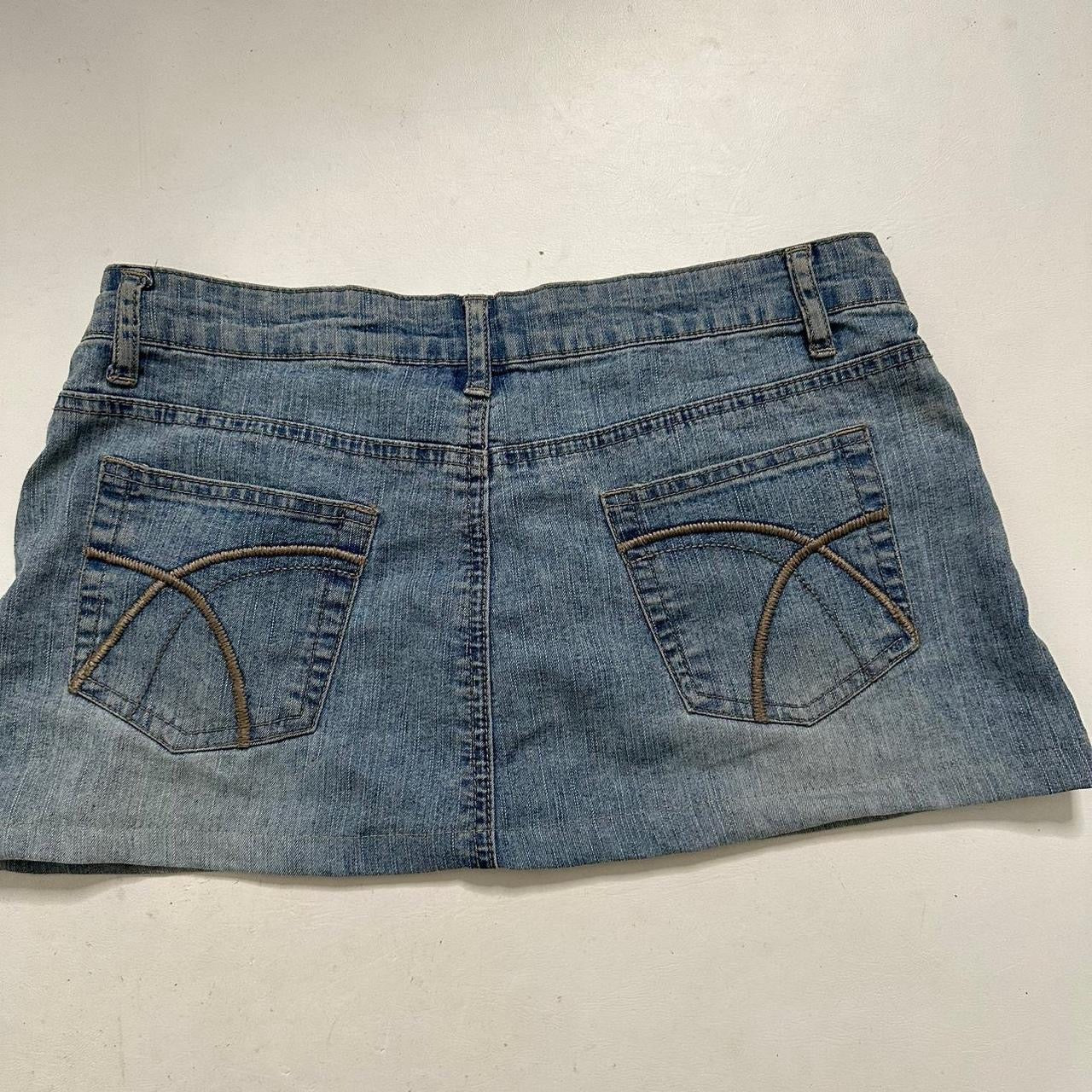Low rise mini denim skirt
