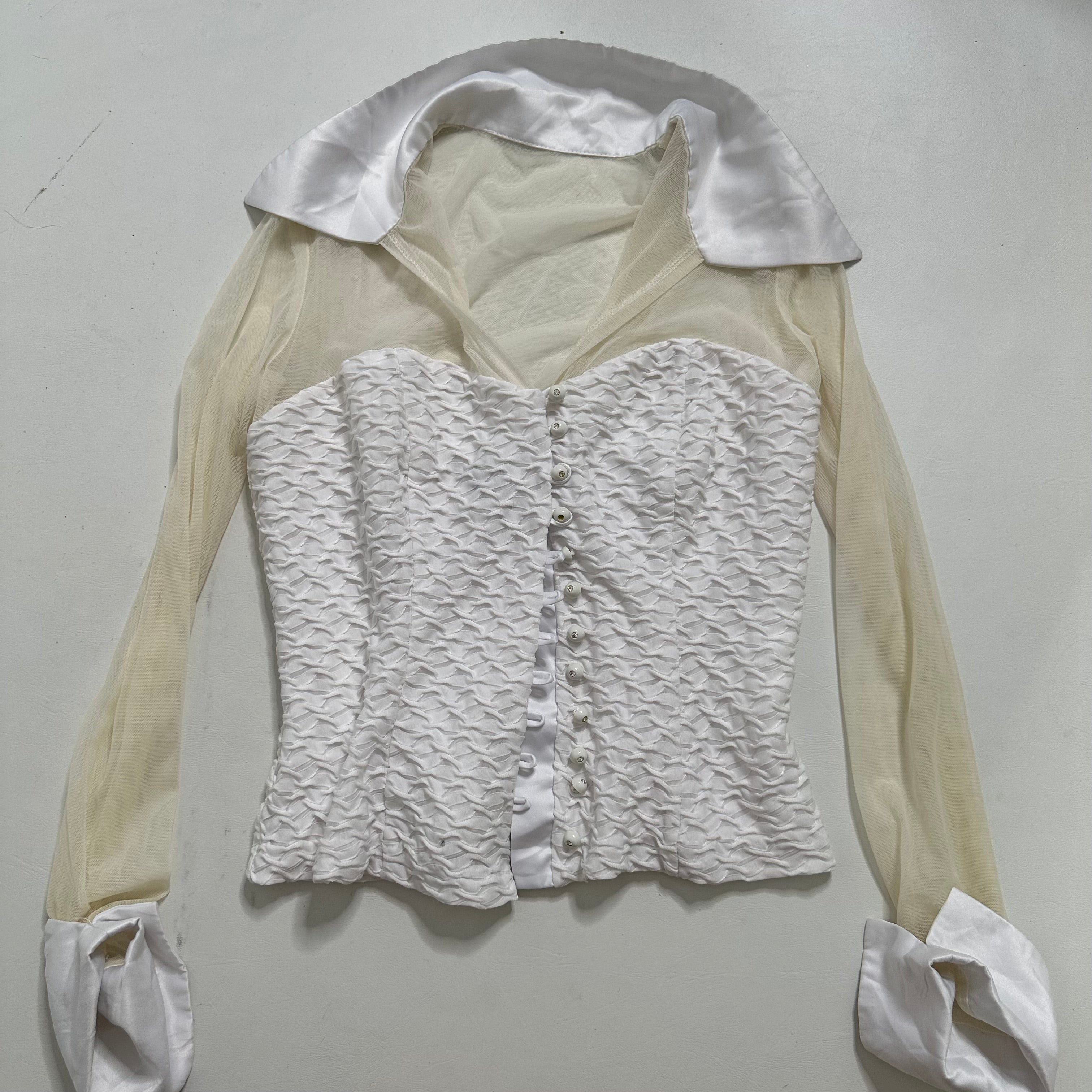 Mesh blouse with pointy collar