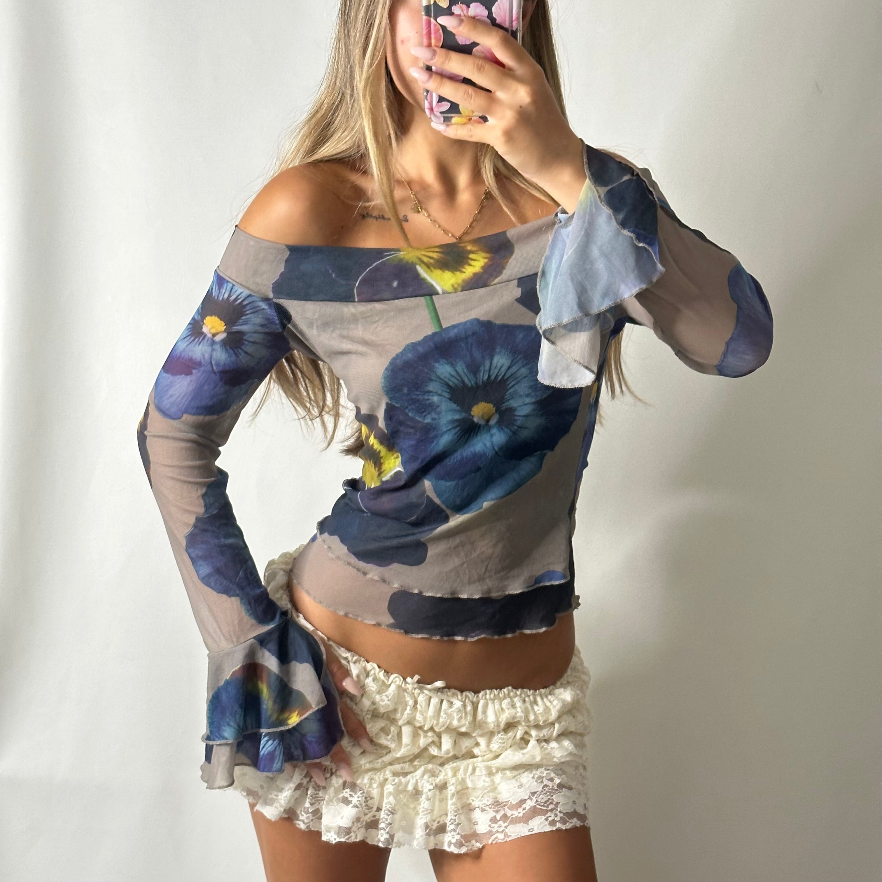 Off shoulder mesh flare sleeve top