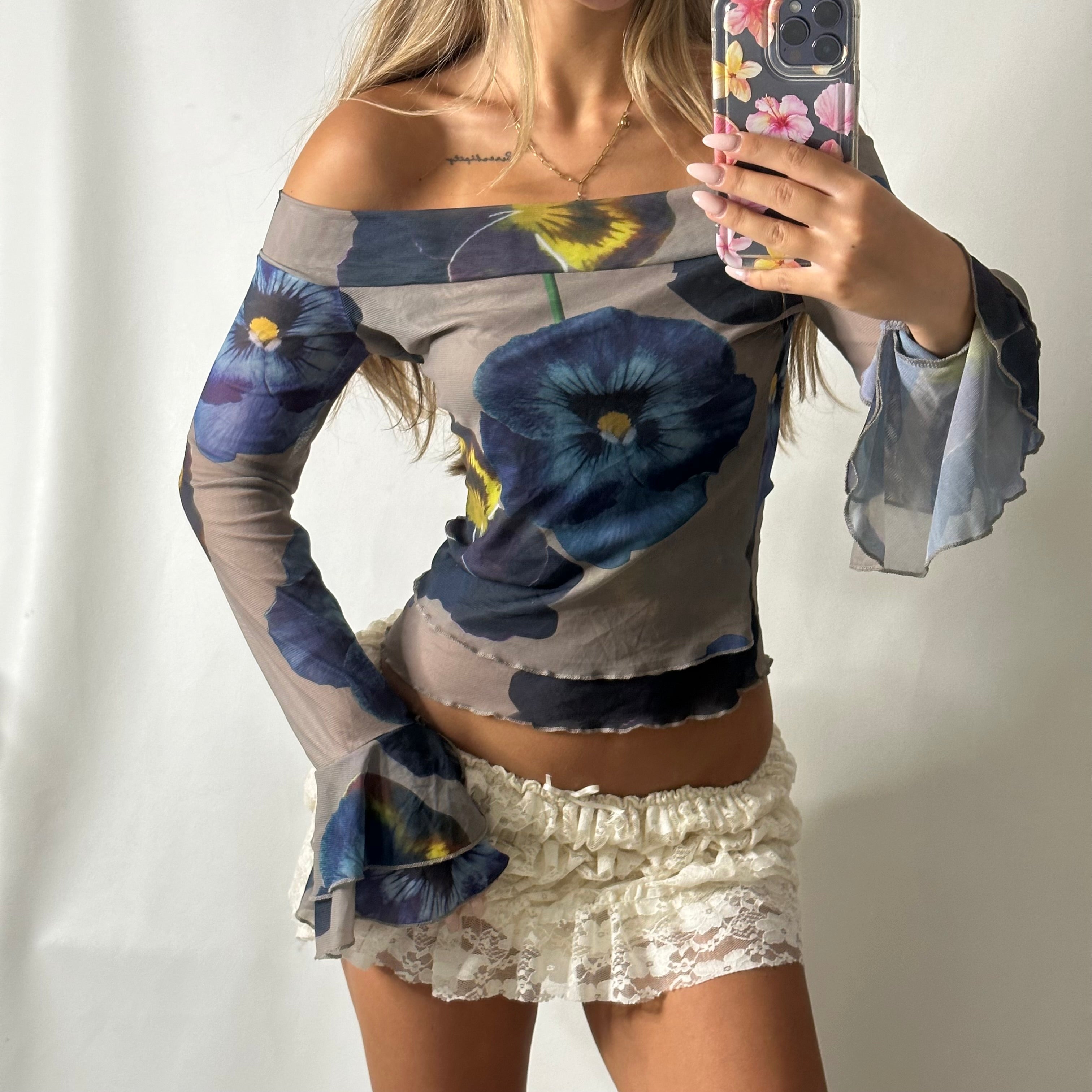 Off shoulder mesh flare sleeve top